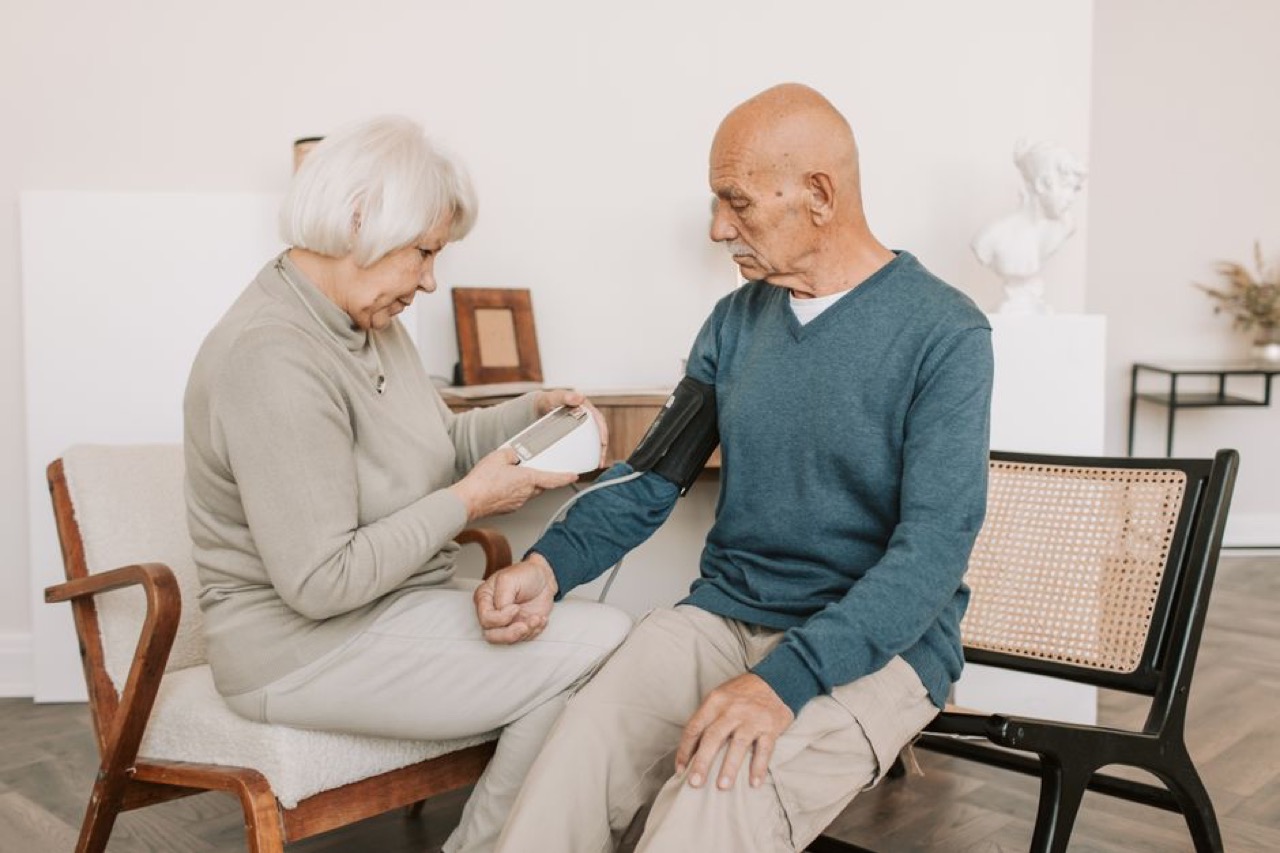 Hospital plan vs medical aid: what is the difference? Taking blood pressure
