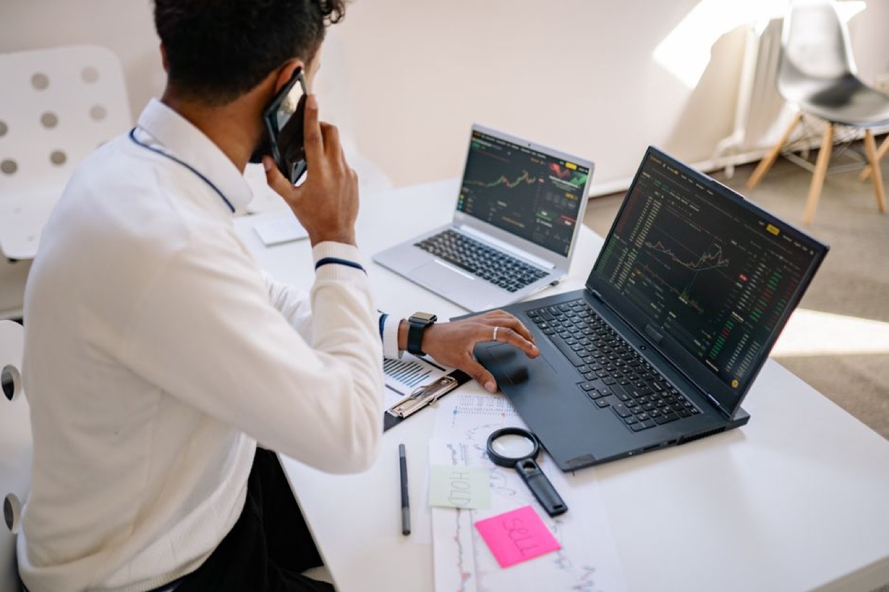 Hospital plan vs medical aid: which should you choose? Financial planning laptop